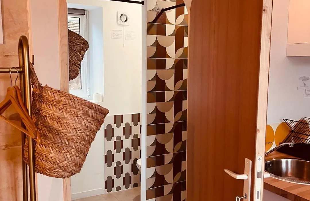 Villa Robs - Appartements tout confort, TV connectée, Haut débit, Localisation idéale - Courts séjours&Affaires-1
